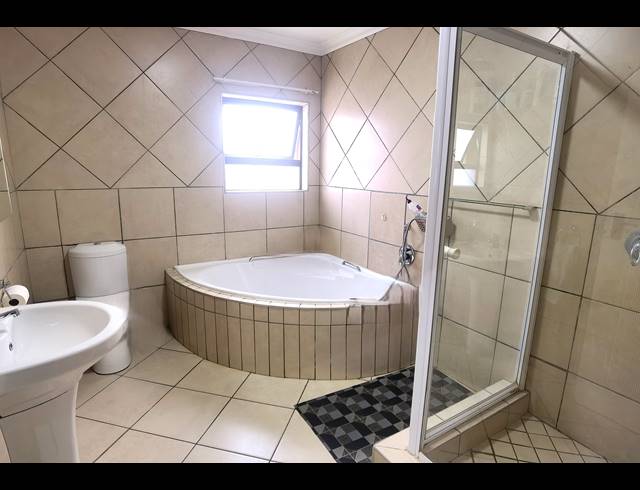 4 BEDROOM TOWNHOUSE FOR SALE IN VALLEY VIEW ESTATE